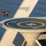 ببینید | فرود جنگنده F35 بر روی برج العرب دوبی