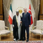 ببینید | استقبال فوق ویژه اردوغان از امیر کویت در ترکیه؛ دست در دست!