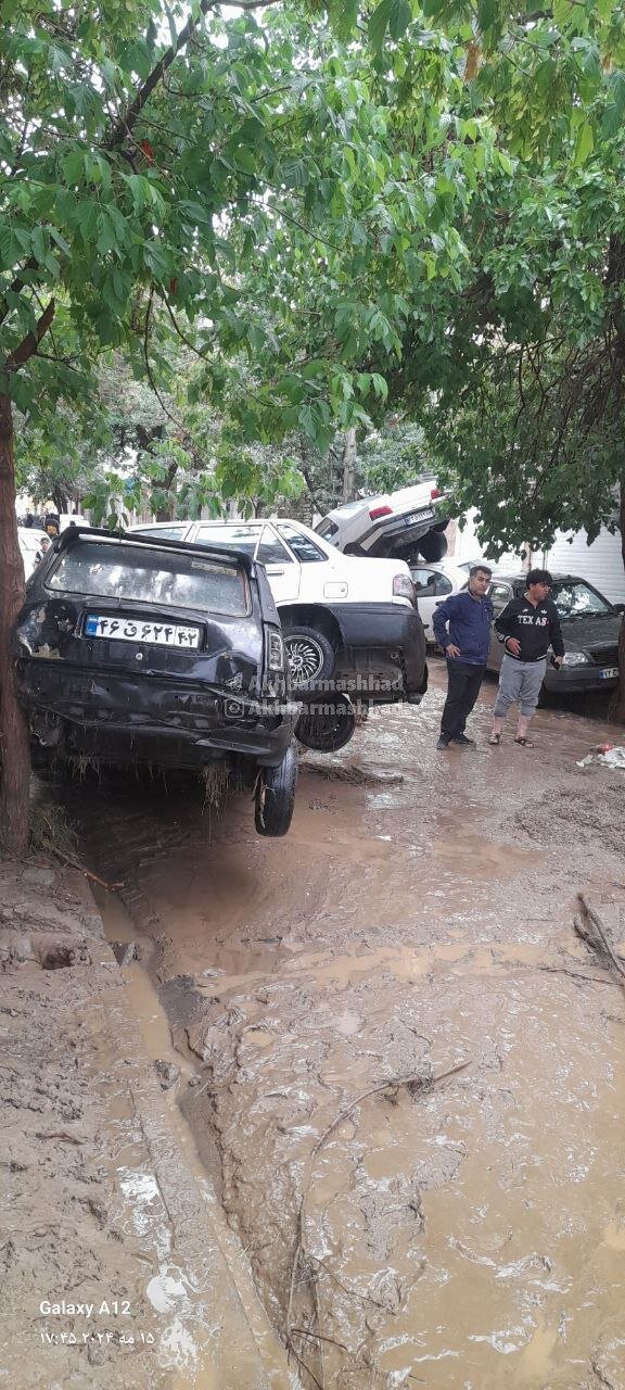 عکس | بلایی که سیل بر سر خودروها در مشهد آورد عکس | بلایی که سیل بر سر خودروها در مشهد آورد