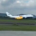 ببینید | اولین تصاویر از آتش گرفتن موتور هواپیمای بوئینگ اندونزی
