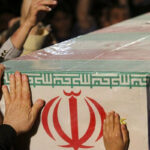 ببینید | اولین تصاویر از تشییع پیکر شهید موسوی سرتیم حفاظت رئیسی مقابل منزلش در تهران