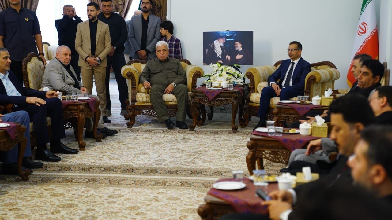 عکس | تصویری از حضور رئیس الحشدالشعبی در سفارت ایران عکس | تصویری از حضور رئیس الحشدالشعبی در سفارت ایران