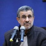 ببینید | اولین قانون‌شکنی صریح احمدی‌نژاد بعد از کاندیداتوری؛ ادامه سخنرانی بعد از پایان مهلت قانونی و قطع شدن میکروفن