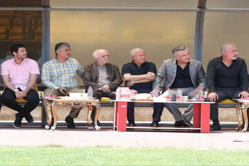 عکس | بزرگان در تمرین پرسپولیس/یارهای کمکی برای قهرمانی! عکس | بزرگان در تمرین پرسپولیس/یارهای کمکی برای قهرمانی!