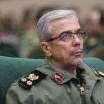 عکس | گفتگوی خصوصی مخبر با سرلشکر باقری در حاشیه جلسه مجمع تشخیص