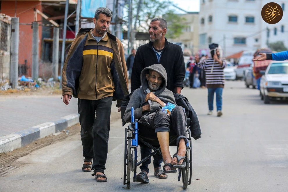 (تصاویر) فرار ساکنان رفح در پی تهدیدات و حملات اسرائیل