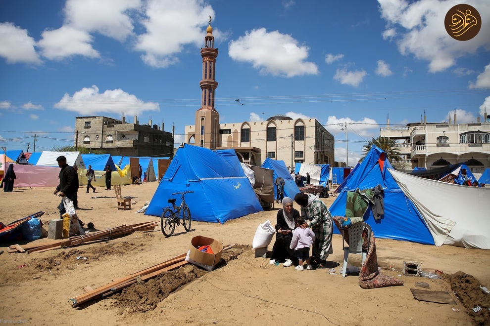 (تصاویر) فرار ساکنان رفح در پی تهدیدات و حملات اسرائیل