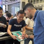 ببینید / صف هواداران هنگ‌کنگی برای گرفتن امضا و عکس یادگاری با ملی‌پوشان فوتبال ایران