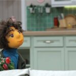 ببینید | سکانس بمب خنده از دردسرهای کلاس آنلاین بچه با بنفشه