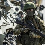 ببینید | اشتباه فاحش سرباز روسی در حین شلیک RPG؛ مجروح کردن هم‌رزم در خط مقدم جنگ با اوکراین