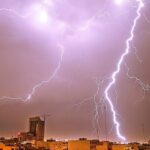 ببینید | ثبت تصاویری ترسناک از رعد و برق در آسمان اردبیل