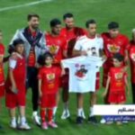 ببینید | تصویر شهید سردار موسوی بر روی پیراهن وحید امیری