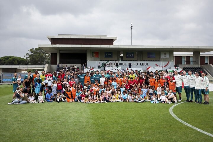 تصاویر میزبانی رونالدو از هواداران کم سن و سال | اقدام زیبای رونالدو با هوادار معلول