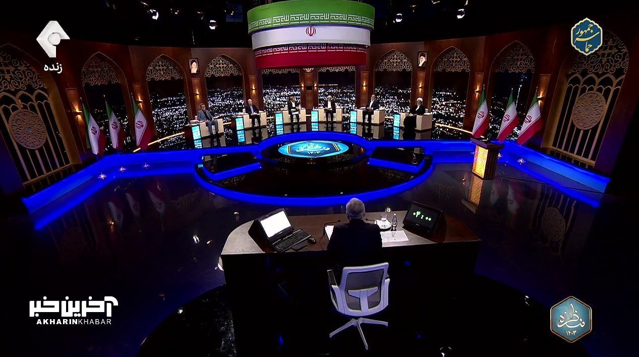 عکس | اولین تصویر از استودیوی صداوسیما برای مناظرات با منظره‌ای از شهر تهران