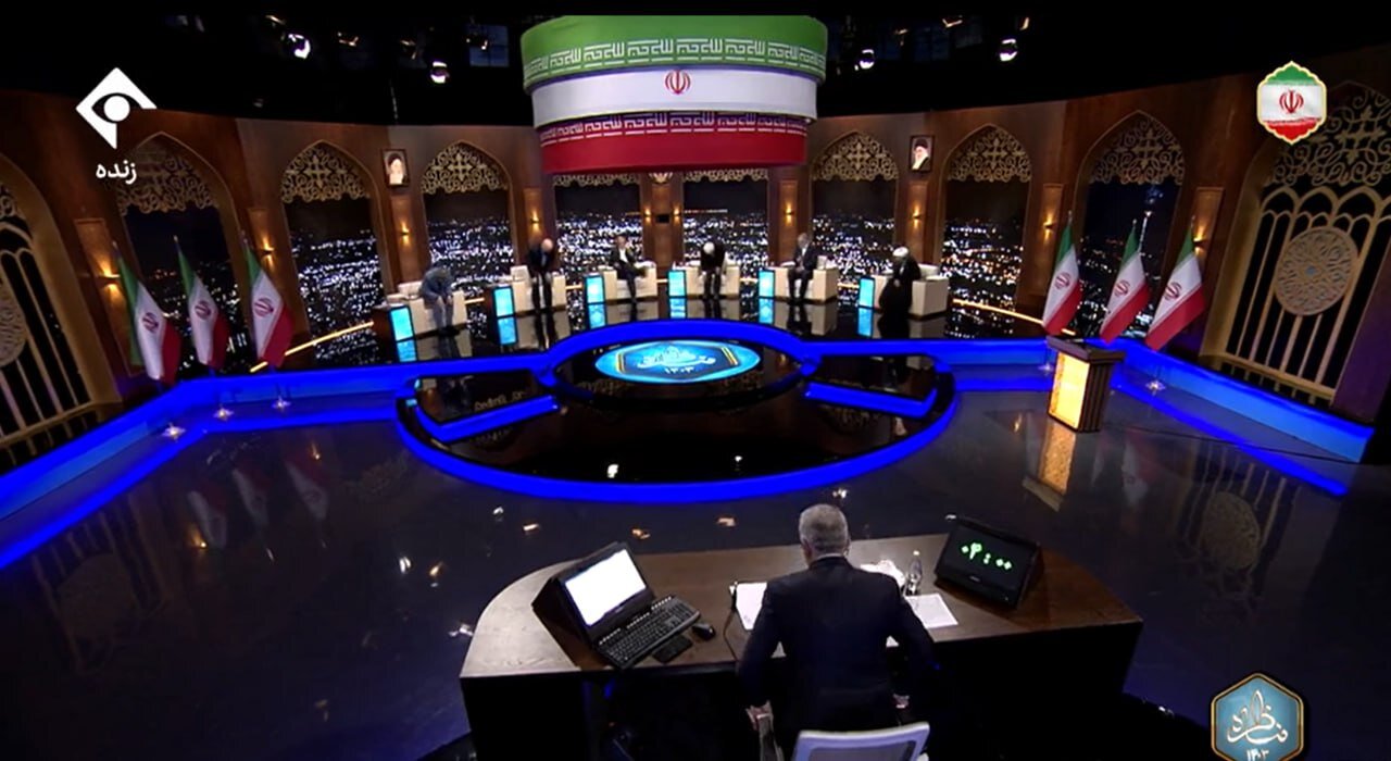 عکس | تصویری از صندلی‌های خاص کاندیداهای انتخابات ریاست جمهوری در مناظره صداوسیما