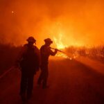 ببینید | تخلیه بیش از ۱۲۰۰ نفر از مناطق نزدیک به آتش‌سوزی لس‌آنجلس