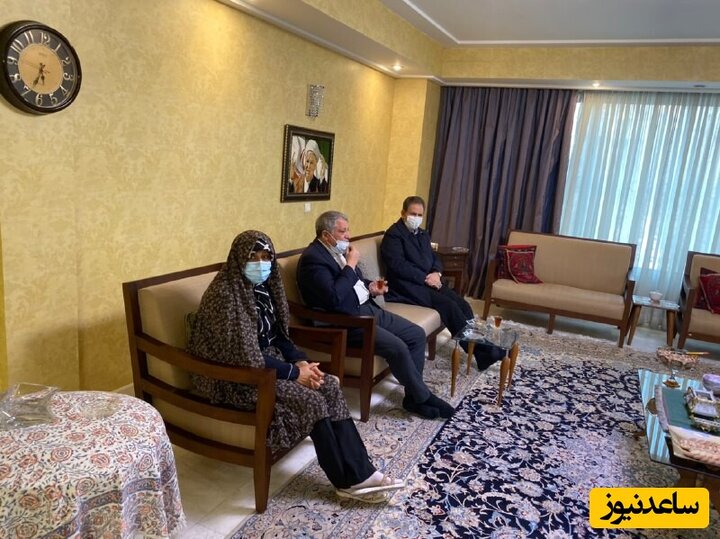 سلیقه شرقی و اصیل ایرانی خانواده آیت الله هاشمی رفسنجانی برای چیدمان خانه/ ترمه و عکس بزرگ پدر بر روی دیوار