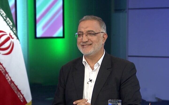 ببینید | نطق انتقادآمیز حسینیان از غیبت‌های زاکانی در مجلس