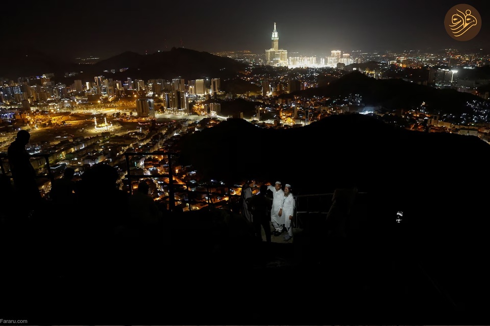 (تصاویر) موسم حج؛ از کبوتر و گربه‌بازی تا طواف خانه خدا
