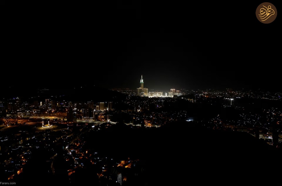 (تصاویر) موسم حج؛ از کبوتر و گربه‌بازی تا طواف خانه خدا