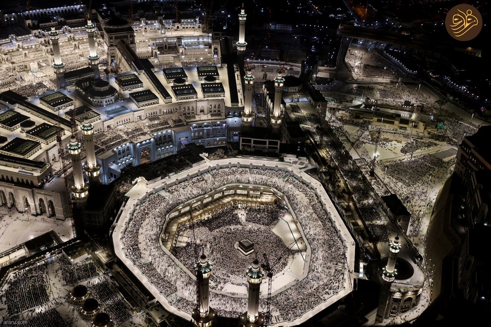 (تصاویر) موسم حج؛ از کبوتر و گربه‌بازی تا طواف خانه خدا