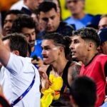 ویدیو / درگیری شدید داروین نونیز، بازیکن اروگوئه و هواداران کلمبیا