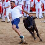 (تصاویر) هیجان دویدن با گاو‌های نر در جشنواره سن فرمین