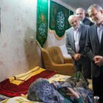 حضور پزشکیان در منزل مادر شهید آیت‌الله رئیسی