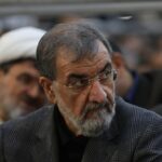 ببینید | ادعای محسن رضایی به نقل از شهید رئیسی پیش از ثبت‌نام در انتخابات: به من گفت یکی از مردان خدا به من زنگ زد و …