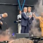 ببینید | حمله با منور به نخست وزیر لهستان در حین سخنرانی در هلند