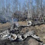 ببینید | سقوط لاشه یک هواپیمای جنگنده بر روی مدرسه‌ای در جنوب کشمیر