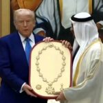 ببینید | هدیه گردنبند طلای امیر امارات به رئیس جمهور آمریکا