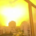 ببینید / لحظه اصابت موشک ایرانی به ساختمانی در جنوب اسرائیل