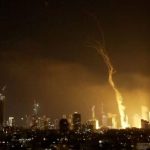 ببینید / هدف قرار گرفتن سامانه پدافندی اسرائیل در حملات شب گذشته ایران