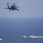 ببینید | رویت یک فروند بالگرد تهاجمی نیروی دریایی آمریکا بر فراز لس‌آنجلس هم‌زمان با اعتراضات مردمی