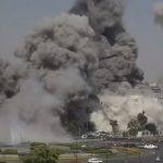 ببینید / تصاویری دیگر از حمله گسترده اسرائیل به ساختمان فرماندهی ستاد مشترک ارتش سوریه و برخاستن دود غلیظ