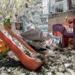 ببینید / لحظه انفجار مهدکودک رنگین‌کمان، از زاویه دوربین‌های مداربسته در جنگ تحمیلی ۱۲ روزه