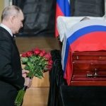 ببینید / وداع پوتین با پیکر همکلاسی خود و اولین قاضی زن در روسیه