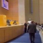 ببینید / خروج هیئت‌های فلسطین، ایران و یمن از اجلاس بین‌المجالس به هنگام سخنرانی رئیس کنست اسرائیل