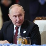 ببینید |  گشت و گذار پوتین در شهر ماگادان روسیه قبل از سفر به آلاسکا