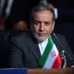 ببینید | حمله نماینده مجلس به وزیر امور خارجه: آقای عراقچی؛ اجازه نمی‌دهیم از قانون تخطی بکنید!