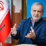 ببینید | پزشکیان: در جریان جنگ برایم غیرقابل تصور بود که دختران بی‌حجاب که برخورد بدی با آنها داریم، پلاکارد جانم فدای رهبر در دست می‌گرفتند