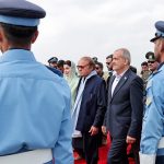 ببینید / ادای احترام پزشکیان به شاعر پارسی‌گویِ پاکستان