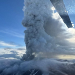 ببینید / در پی زلزله ۸.۸ ریشتری هفته گذشته؛ آتشفشان روسیه پس‌از ۶۰۰ سال بیدار شد