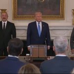 ببینید / لحظه امضای توافق صلح بین آذربایجان و ارمنستان با نظارت ترامپ