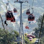 ببینید | اولین تصاویر از حادثه سقوط تله‌کابین در روسیه