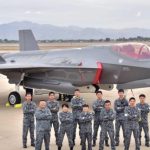 ببینید | تصاویر دیدنی از تمرین ماهرانه جنگنده‌های نیروی هوایی چین بر فراز پکن