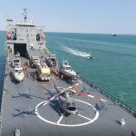 ببینید | چتربازان سپاه از آسمان تا عرشه؛ عملیات ویژه روی ناو متحرک شهید مهدوی