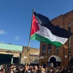 ببینید/ پرچم فلسطین در سفارت این کشور در لندن، بالا رفت