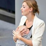 ببینید/ نطق نماینده آلمان در مجلس با نوزادی در آغوش